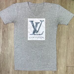 Brand New - Limited Edition LV - Mosaic Louie - v neck T shirt